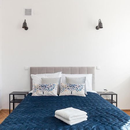 Old Town Velvet Studio Apartment Варшава Екстериор снимка