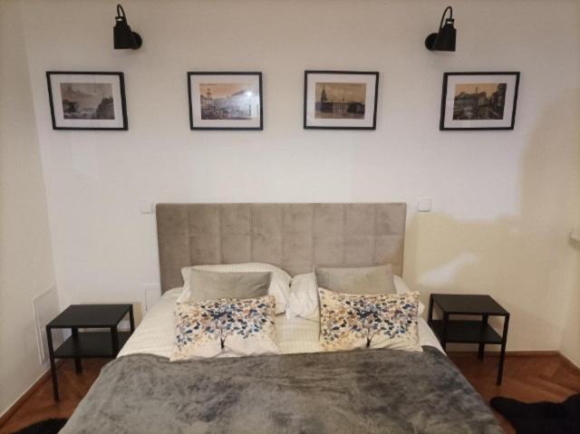 Old Town Velvet Studio Apartment Варшава Екстериор снимка